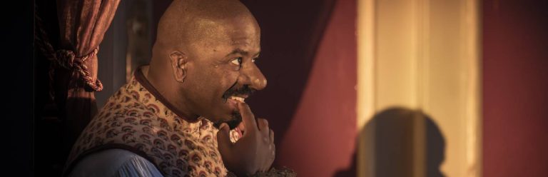 First Look: Cyrano de Bergerac Photos at the Noel Coward Theatre London